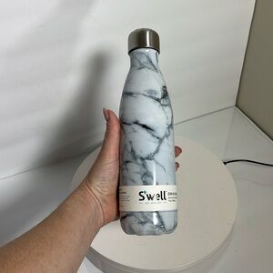 Swell 17 OZ bottle New